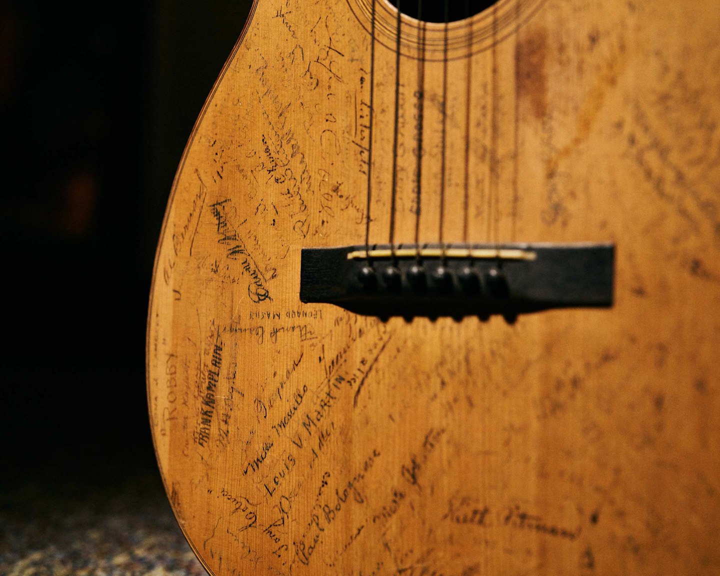 The signed 00-18