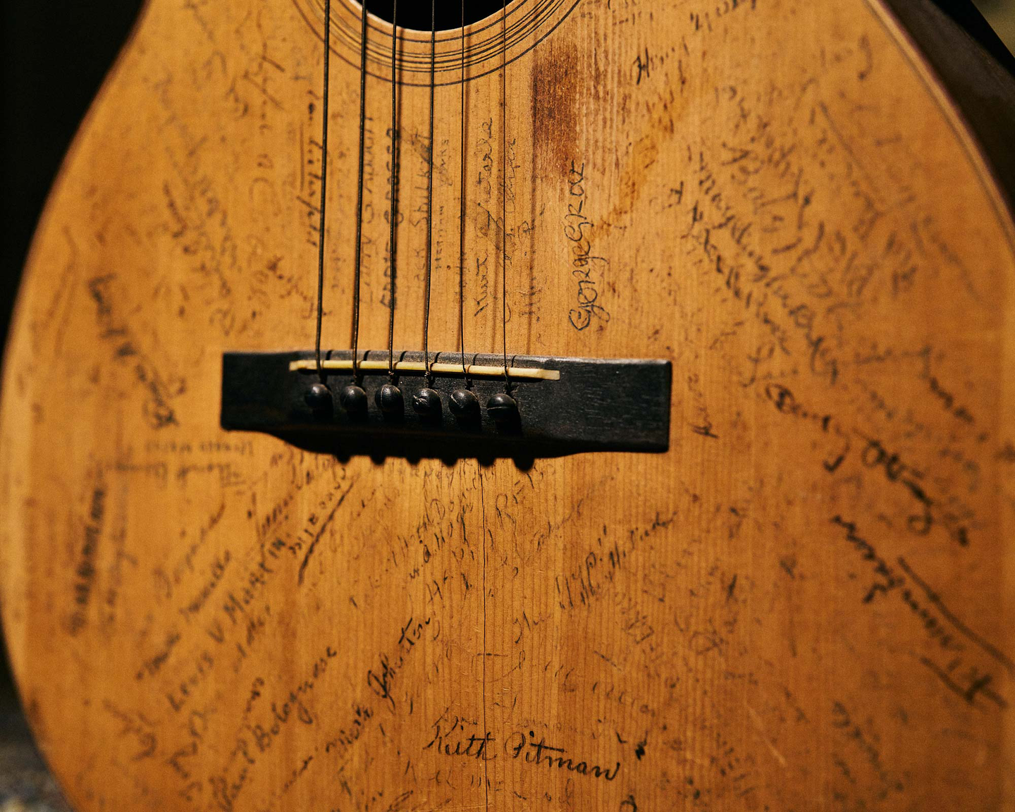 The signed 00-18