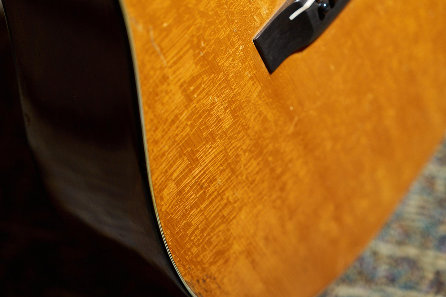 A detail shot of the wood on James Taylor's 1937 D-18