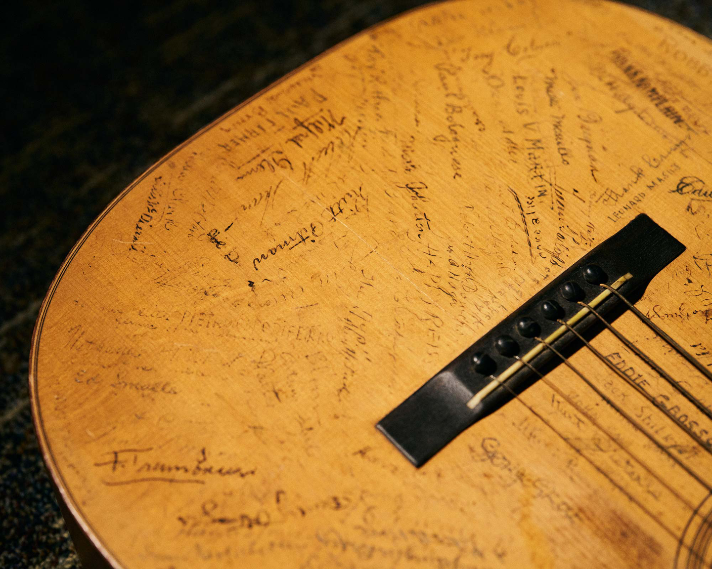 The signed 00-18