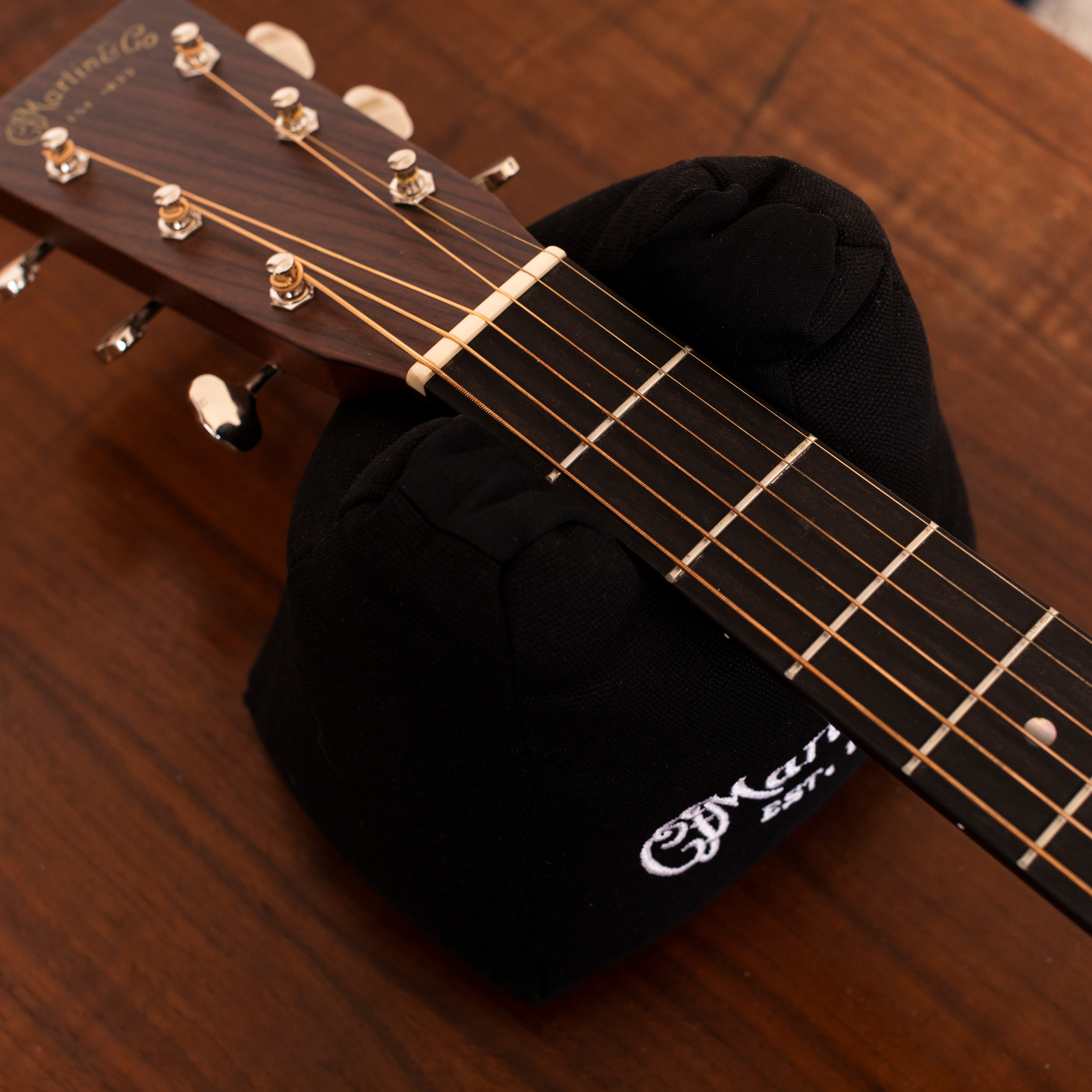 Martin Neck Rest image number 3
