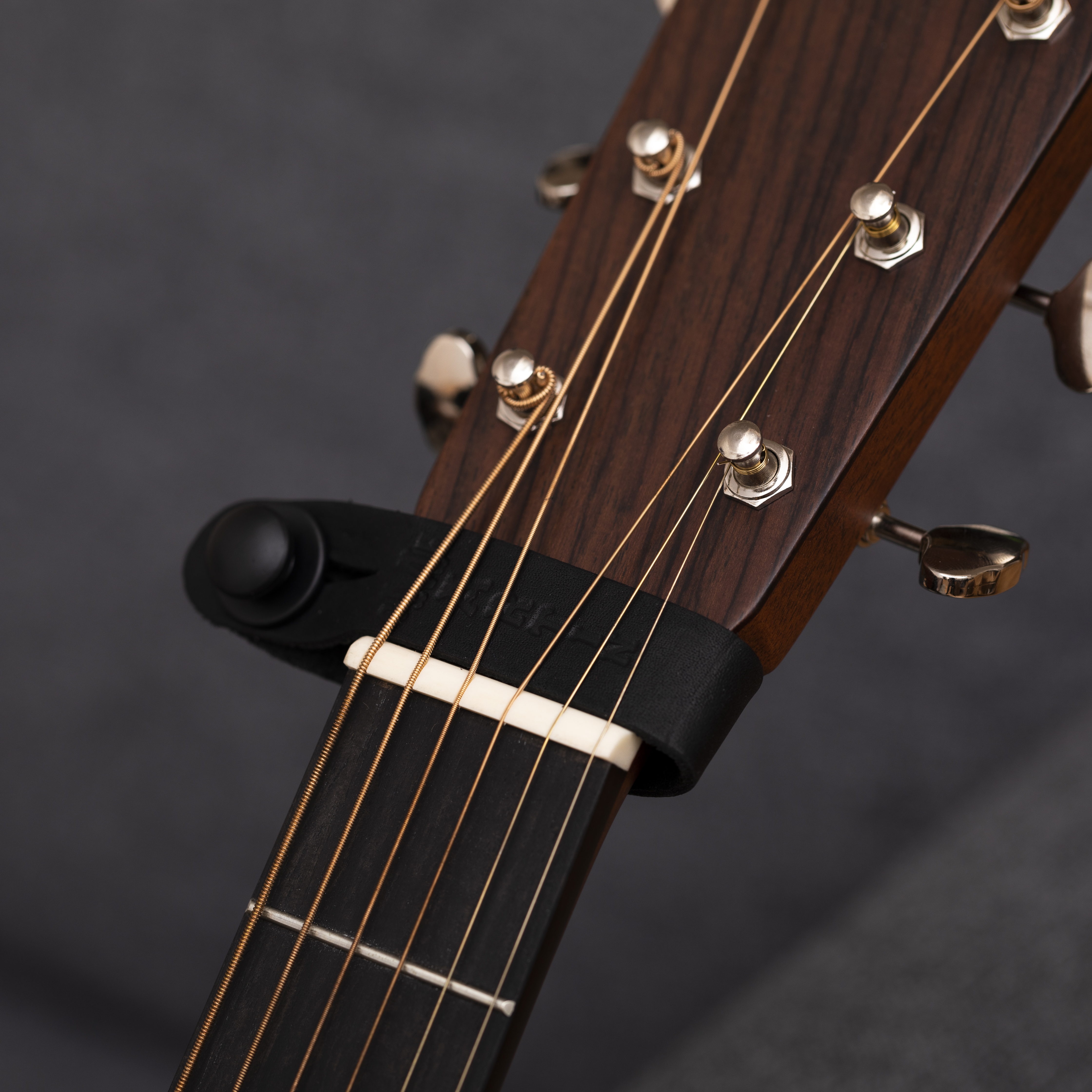 Headstock Tie image number 2